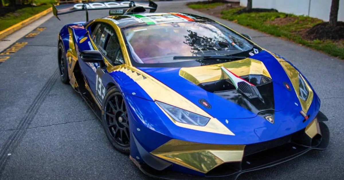 Lamborghini Super Trofeo perform in racing