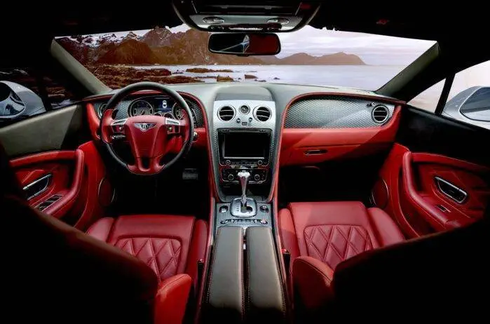 Drive luxury supercars and experience car tours breathtaking destinations.
