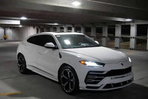 Lamborghini Urus side view - SUV for rent at Capital Exotic Car Rental in Washington DC , Maryland, Virginia- Luxury Car Rental