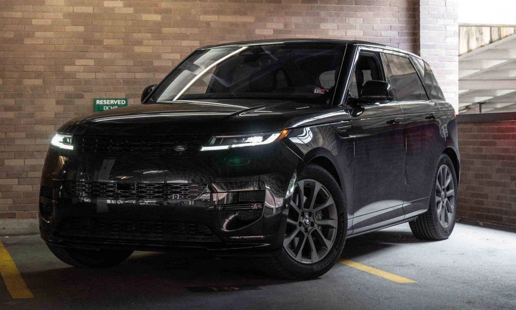 Range-Rover-Sport | Best Luxury SUV 2024