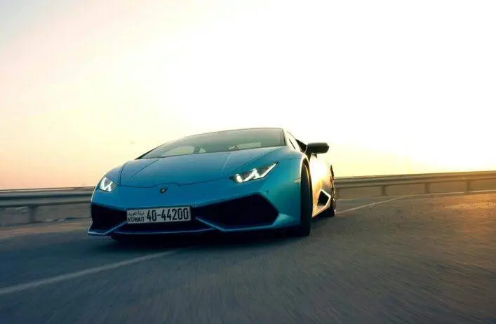 Luxury Rental Cars Near VA- Lamborghini Huracán