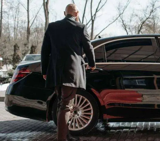 Choosing The Right Chauffeur Service