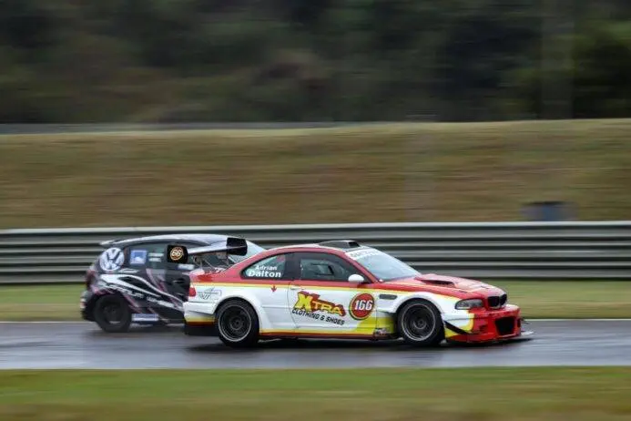 Circuit race car