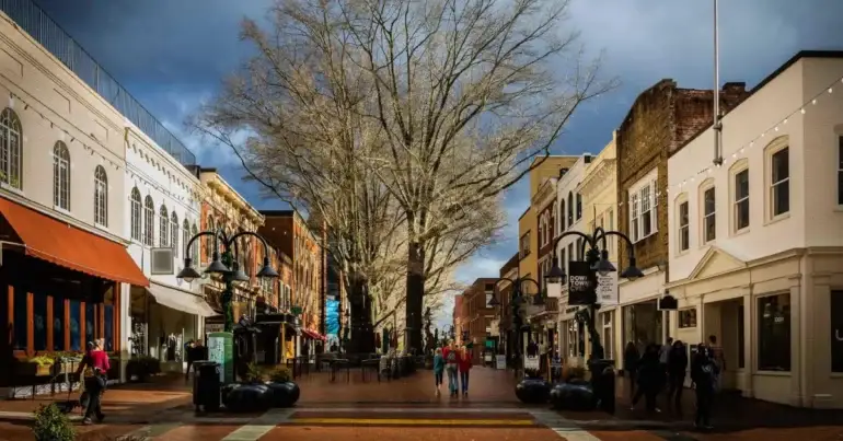 Charlottesville | Romantic place to visit in Virginia