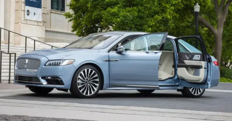 2020 Continental Coach Door Edition