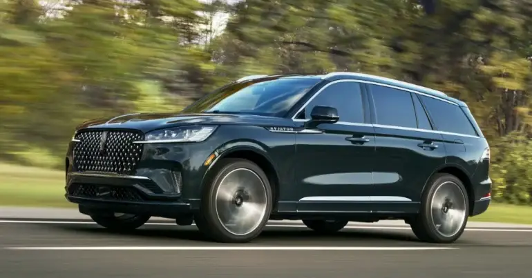 2025 Aviator Black Label Grand Touring